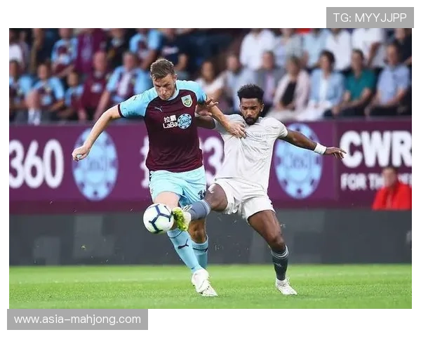 汉堡1-1法兰克福，拉松铲射扳平，克里斯滕森头部碰撞引虚惊