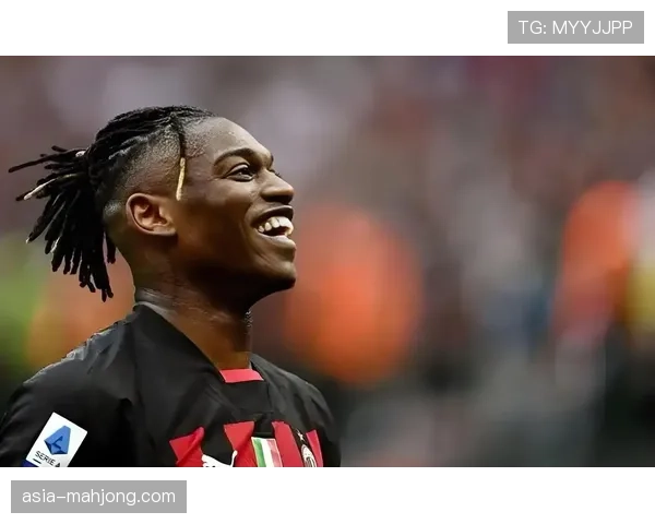 佛罗伦萨公布对阵米兰大名单,两名能胜任边翼卫的球员复出以增强覆盖